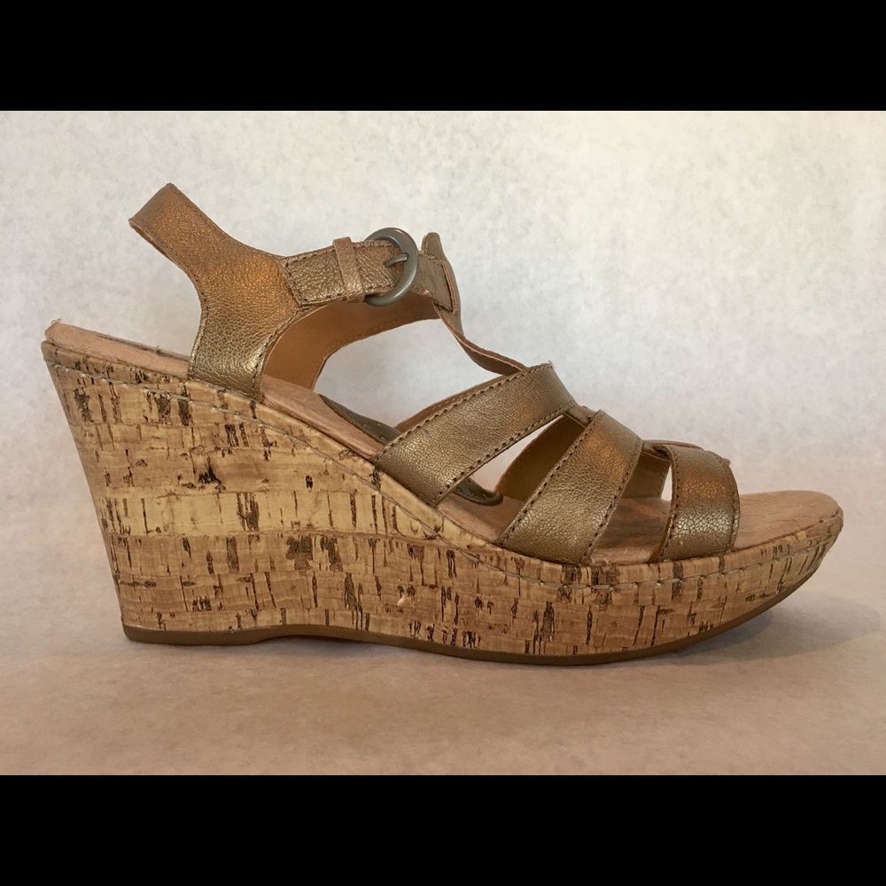 BOC wedge gold and tan size 10